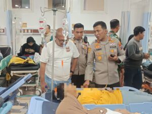 Kapolresta Sidoarjo Cek Kondisi Santri Ponpes Manbaul Hikam di Rumah Sakit, Pastikan Penanganan Maksimal